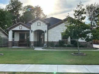 1104 S Frances St, Terrell, TX 75160