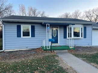1206 W Robinson St, Knoxville, IA 50138