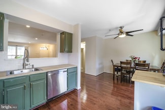 3709 Forest Glenn Ct, Suitland, MD 20746