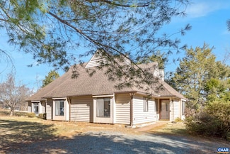 1025 Highlands Dr, Charlottesville, VA 22901