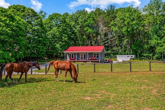 1610 Pope Rd, Ivanhoe, VA 24350