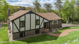 244 Timber Wood Dr, Danville, PA 17821
