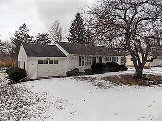 19 Stringer Ave, Lee, MA 01238
