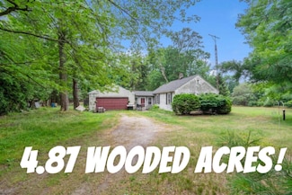 1103 W Mount Garfield Rd, Norton Shores, MI 49441