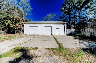 488 Hall Rd, Erwin, NC 28339