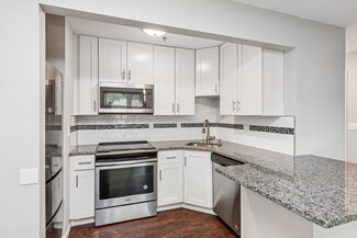 2110 Ridge Dr Unit 11, Saint Louis Park, MN 55416