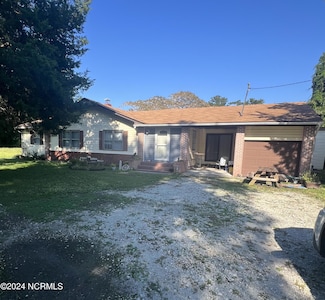 178 Wildcat Pond Rd, Hubert, NC 28539