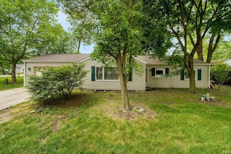 51662 Kenilworth Rd, South Bend, IN 46637