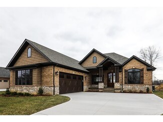 1607 Augusta Pkwy, Henryville, IN 47126