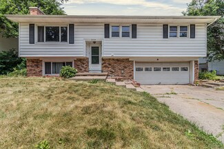 2004 W William St, Champaign, IL 61821