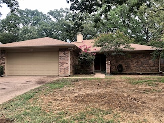 2503 Holt Rd, Arlington, TX 76006