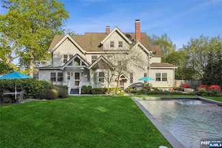 384 Upper Montclair Plaza, Montclair, NJ 07043