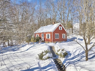 594 Betty Spring Rd, Gardner, MA 01440