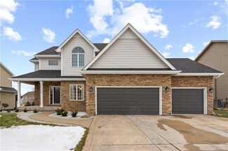 15124 Bryn Mawr Dr, Clive, IA 50325