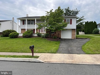 70 Eisenhower Dr, Boyertown, PA 19512