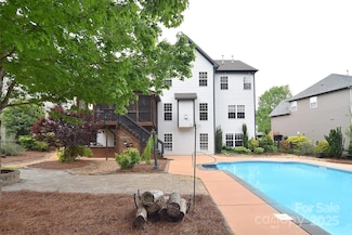 1811 Robbins Meadows Dr, Waxhaw, NC 28173