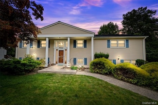 20 Lancaster Dr, Suffern, NY 10901