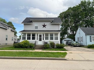 1153 W 7th Ave, Oshkosh, WI 54902