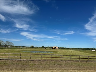 5211 County Road 208, Danbury, TX 77534