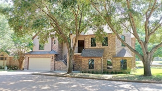 4818 Lake Village Dr, Fulshear, TX 77441