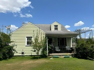 2052 Meadowbrook Ave, Youngstown, OH 44514