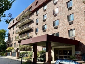 135 Pleasant St Unit 406, Brookline, MA 02446