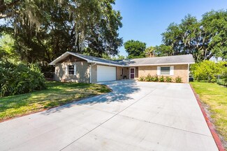 5545 Harbor Dr, Lakeland, FL 33809