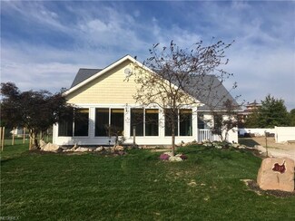 207 Cedar Ln, Kelleys Island, OH 43438