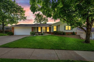 5812 Birch Hollow Dr, Saint Louis, MO 63129