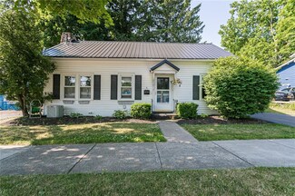 6 Maplewood Ave, Honeoye Falls, NY 14472