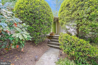 11632 Danville Dr, Rockville, MD 20852