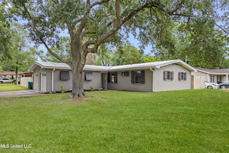 2604 Fernwood St, Pascagoula, MS 39567