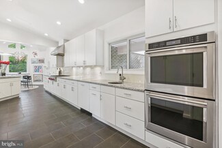 6417 81st St, Cabin John, MD 20818