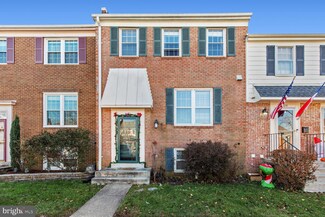 8076 Powderbrook Ln, Springfield, VA 22153