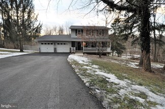 9690 Ponderosa Ct, Kempton, PA 19529