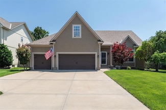 3311 SW Regatta Dr, Lees Summit, MO 64082