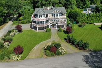 26 Starboard Ave, Jamestown, RI 02835
