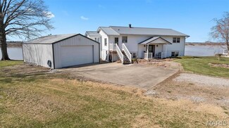 25324 Lyons Rd, Shattuc, IL 62231