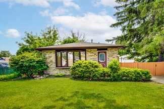 7043 W 73rd St, Chicago, IL 60638