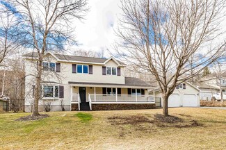 1109 Valley Dr, Duluth, MN 55804