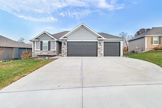 11709 N Windsor Ave, Kansas City, MO 64157