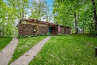 3167 Woodland Dr, Grand Rapids, MN 55744