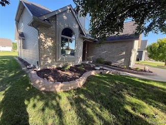 2207 Mapleview Ct, Davison, MI 48423