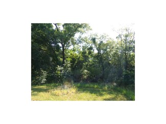 233 W Sugar Lake Dr, Mound City, KS 66056