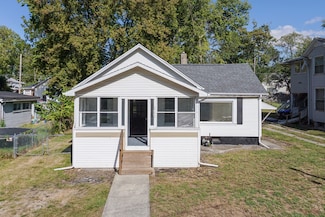 809 W Monroe St, Bloomington, IL 61701