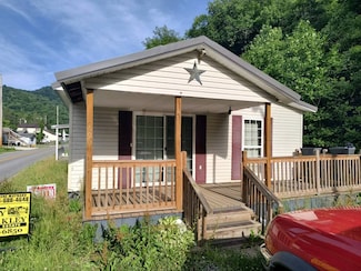 1578 Buffalo Creek Rd, Williamson, WV 25661