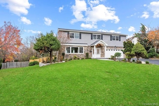 52 Woodland Rd, Roslyn, NY 11576