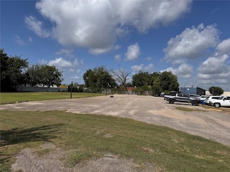 7151 Lawndale St, Houston, TX 77023