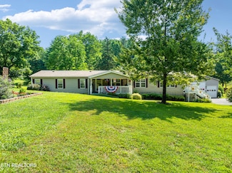 741 E Millers Cove Rd, Walland, TN 37886