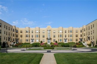 1180 Narragansett Blvd Unit 4, Cranston, RI 02905
